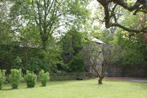 Le gîte La Maisonnette, niché au fond du verger des Augustins